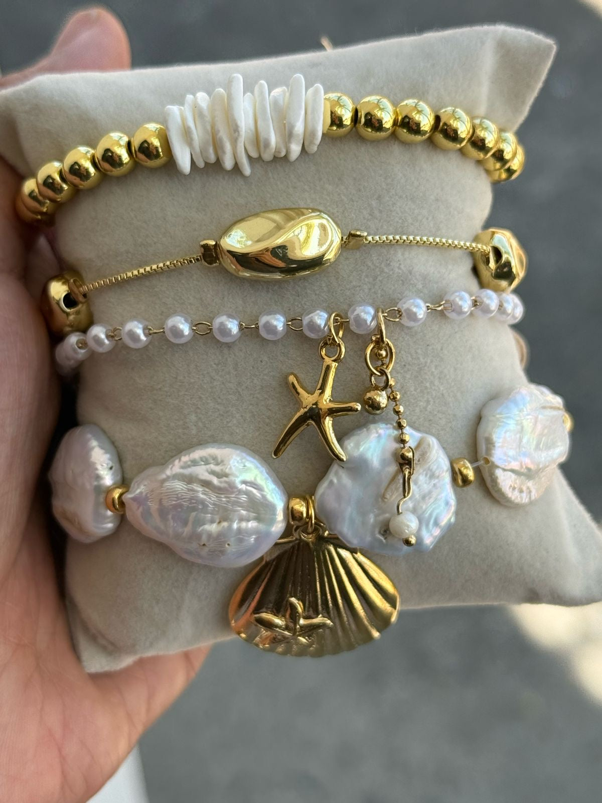 Pulsera perlitas y mar