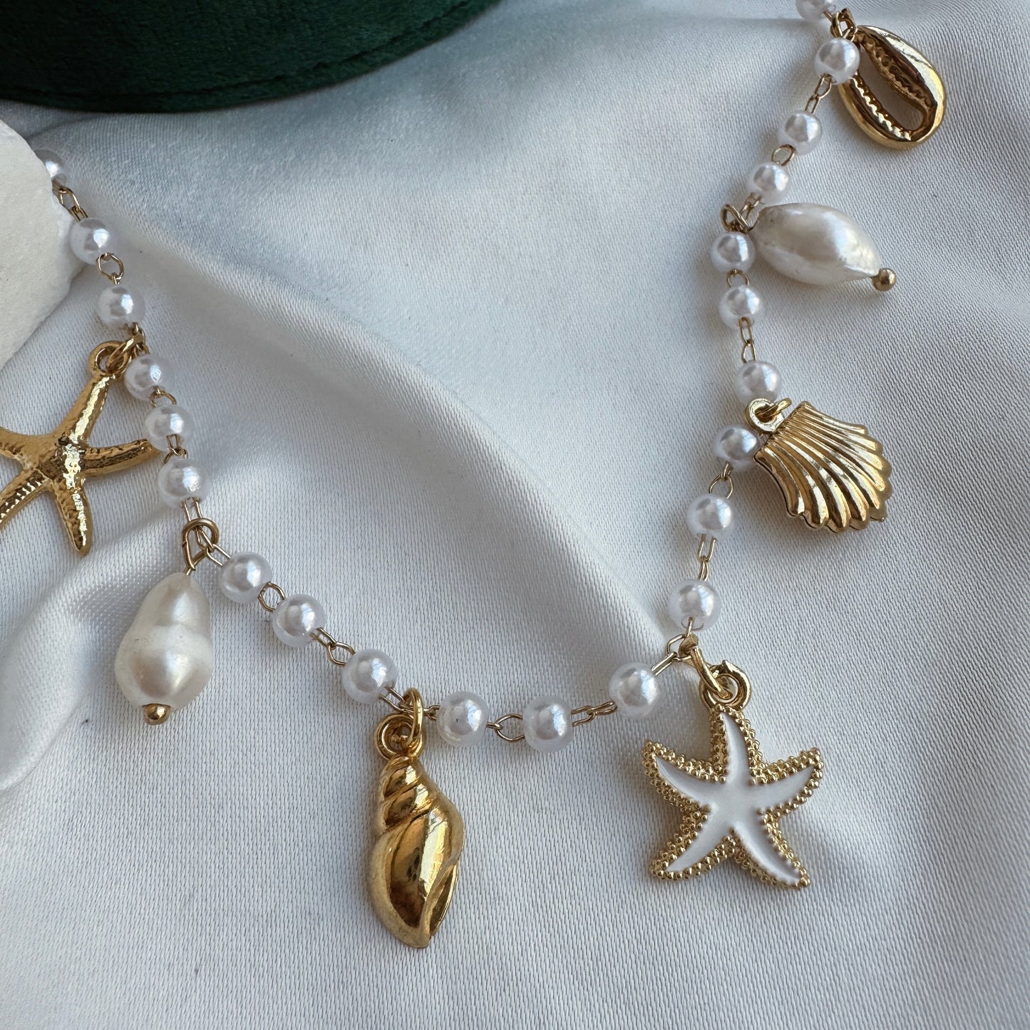 Collar Charms & perlas