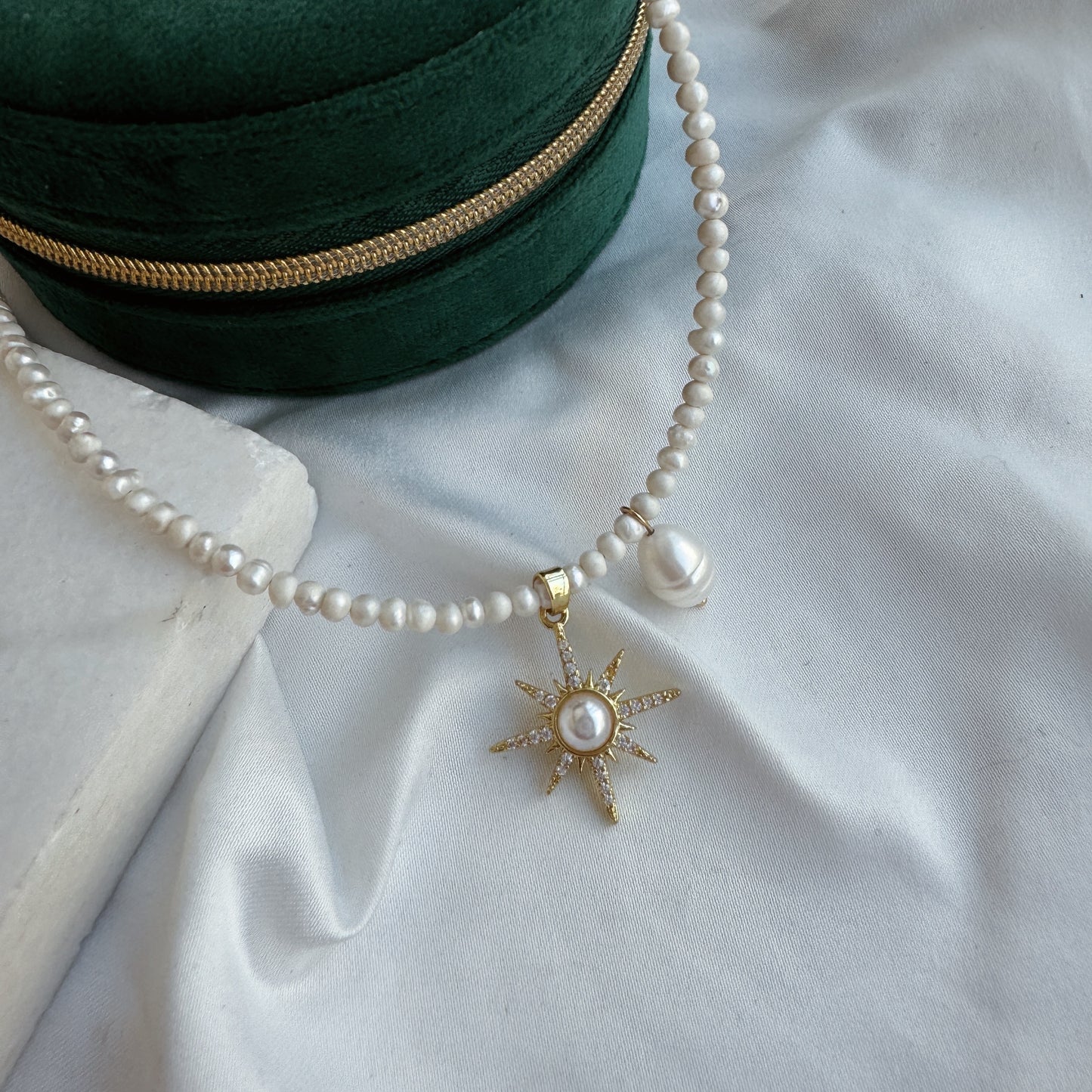 Collar perlas sol chico