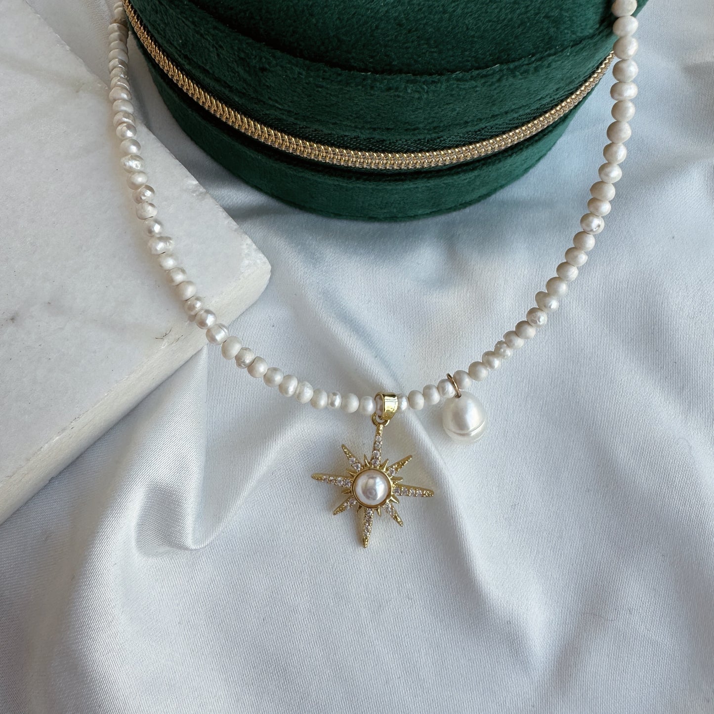 Collar perlas sol chico