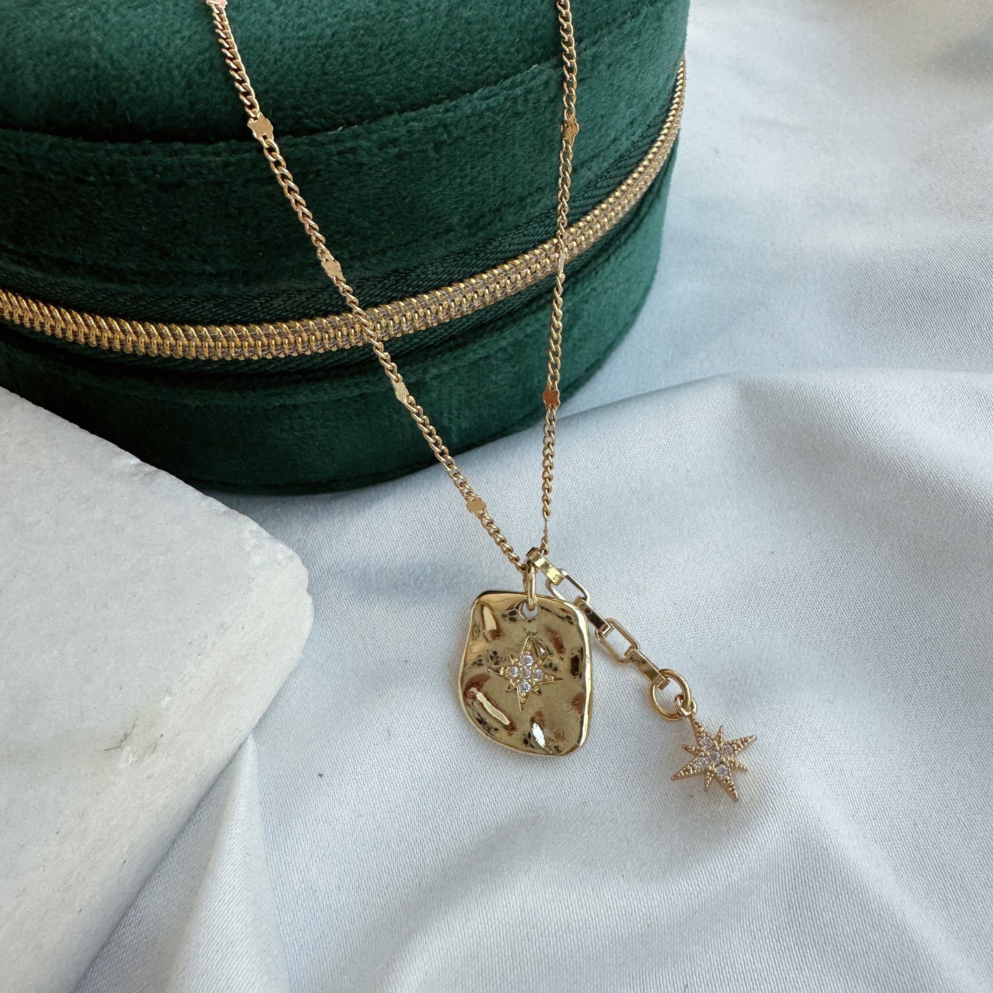Collar centella colgante