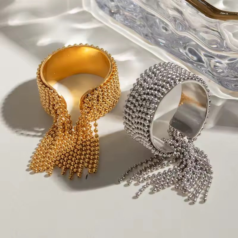 Anillo borla