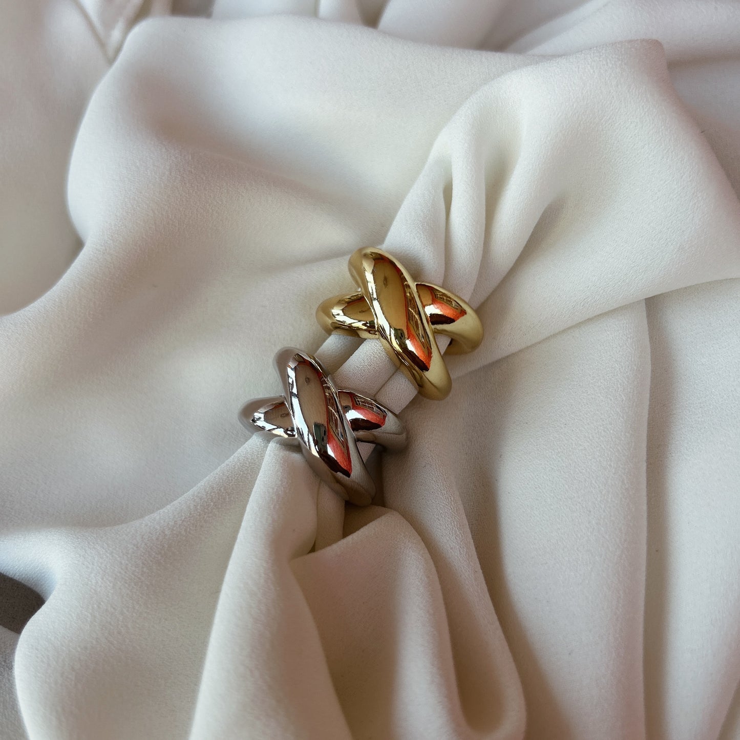Anillo cruzado