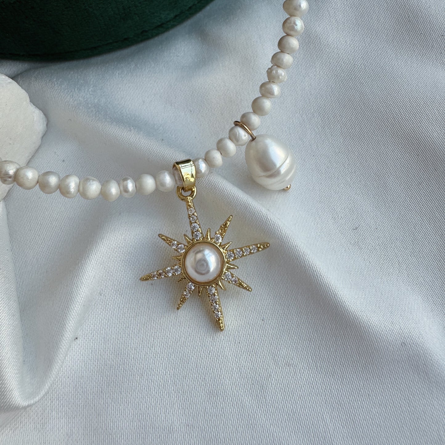 Collar perlas sol chico