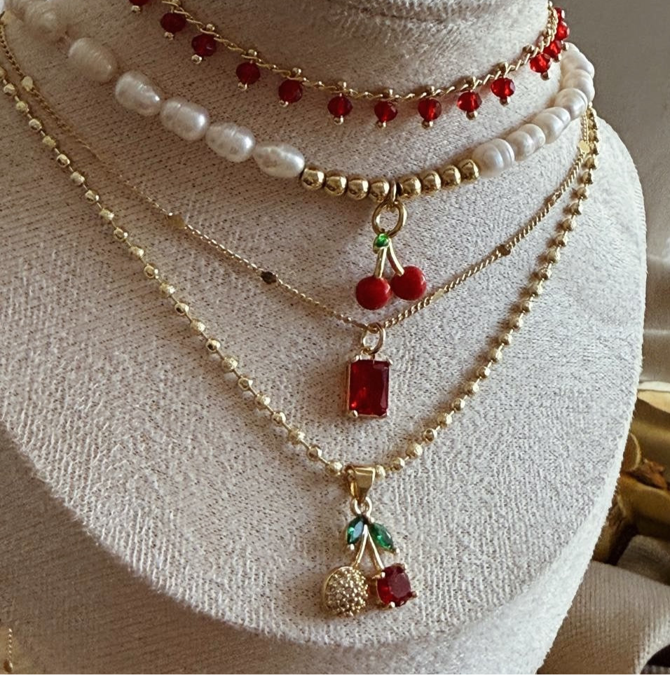 Collar perla y cereza liso