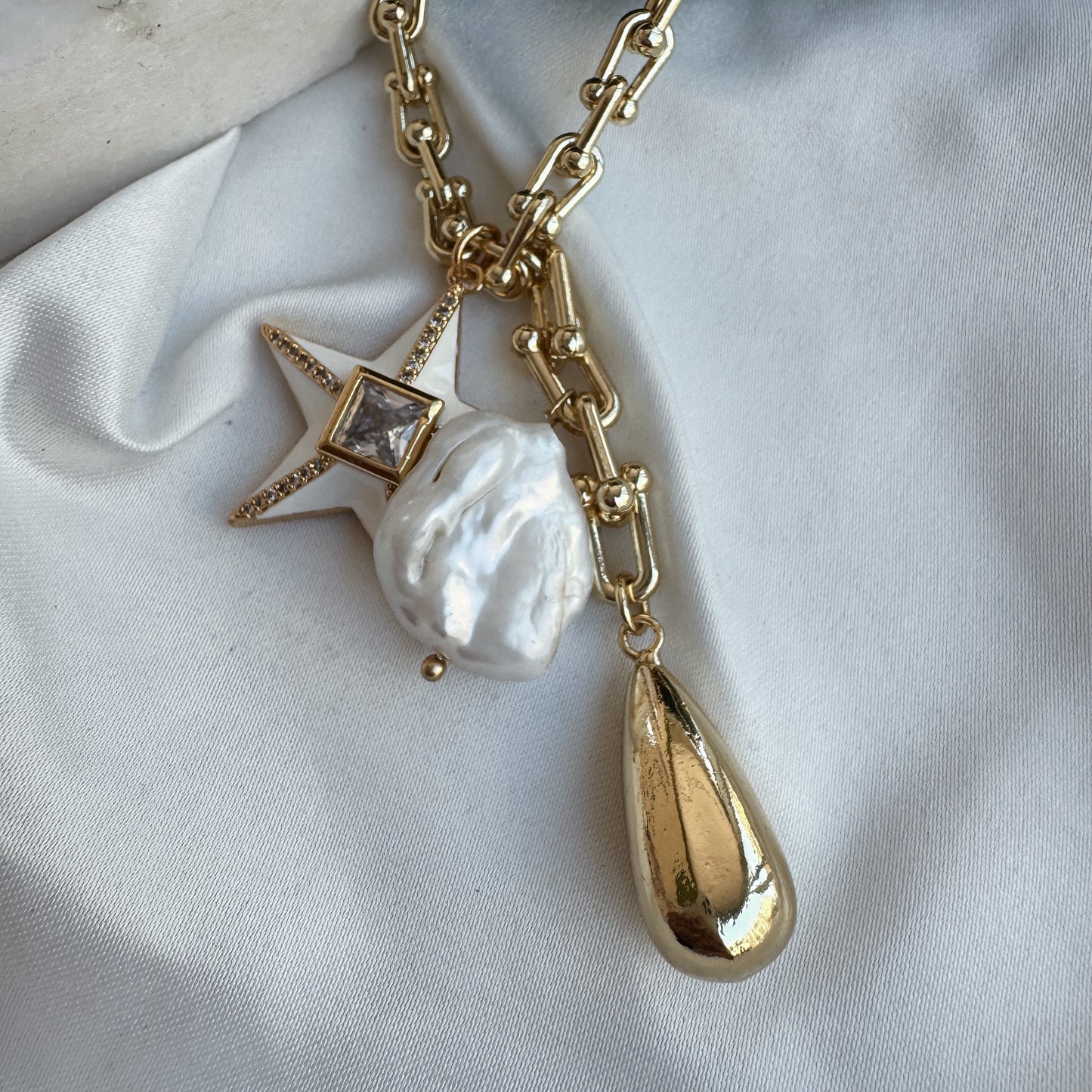 Collar dijes y estrella
