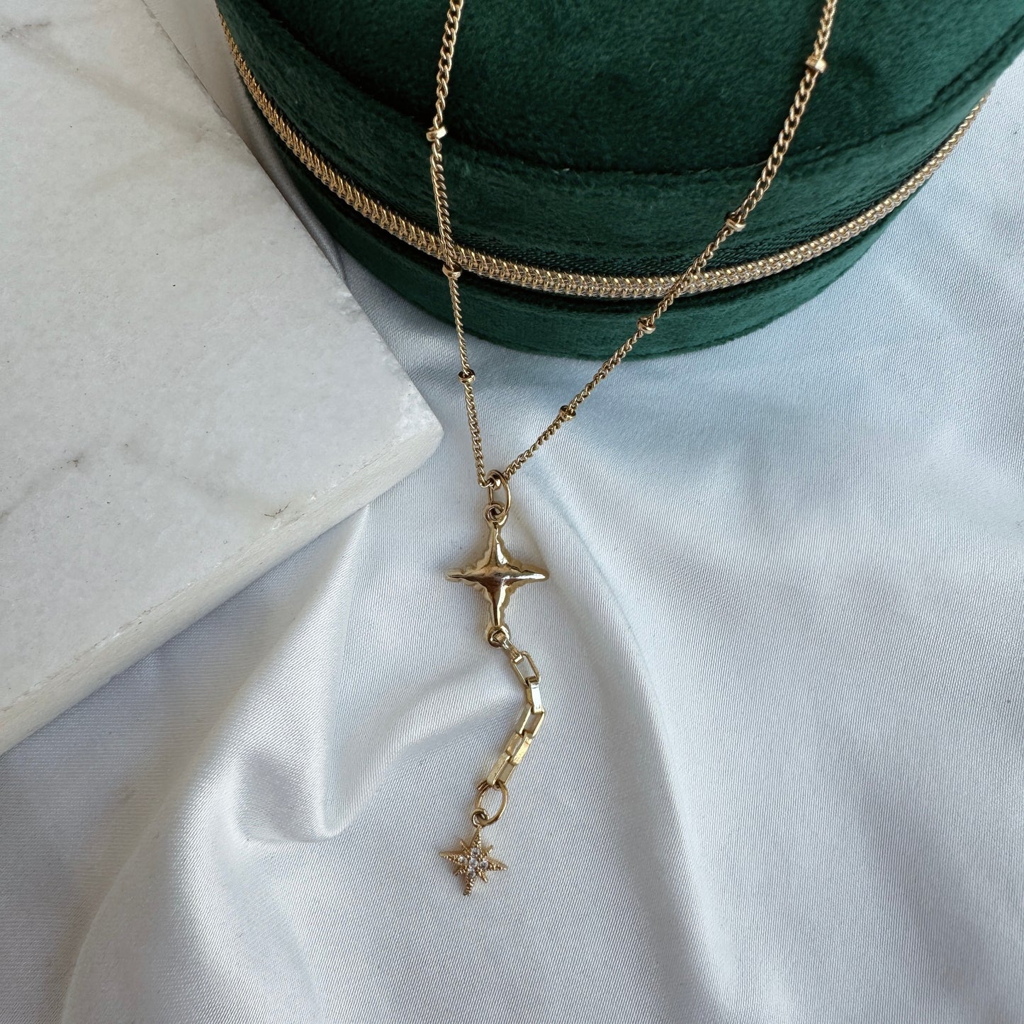 Collar estrella infinita