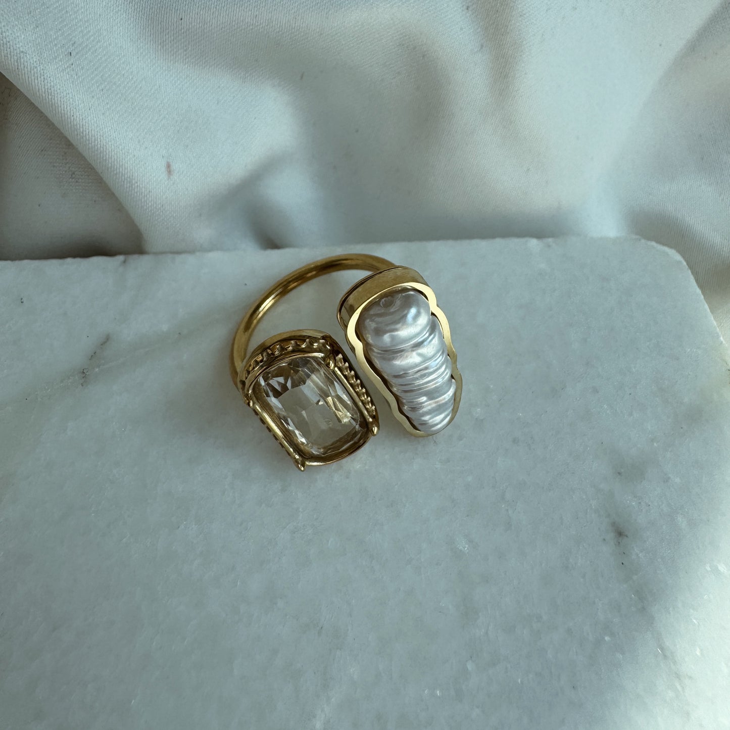 Anillo perla y piedra