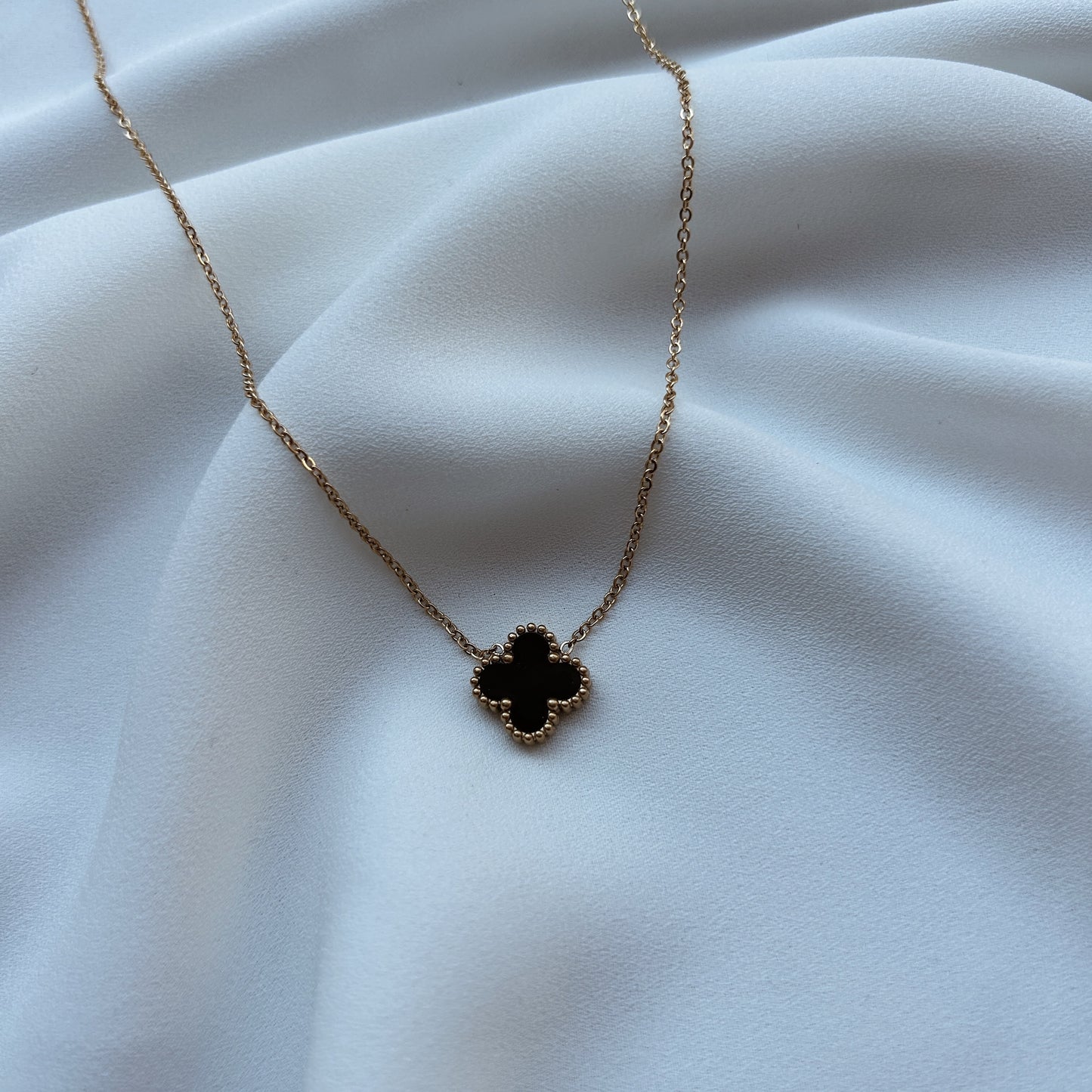 Collar trebol colores