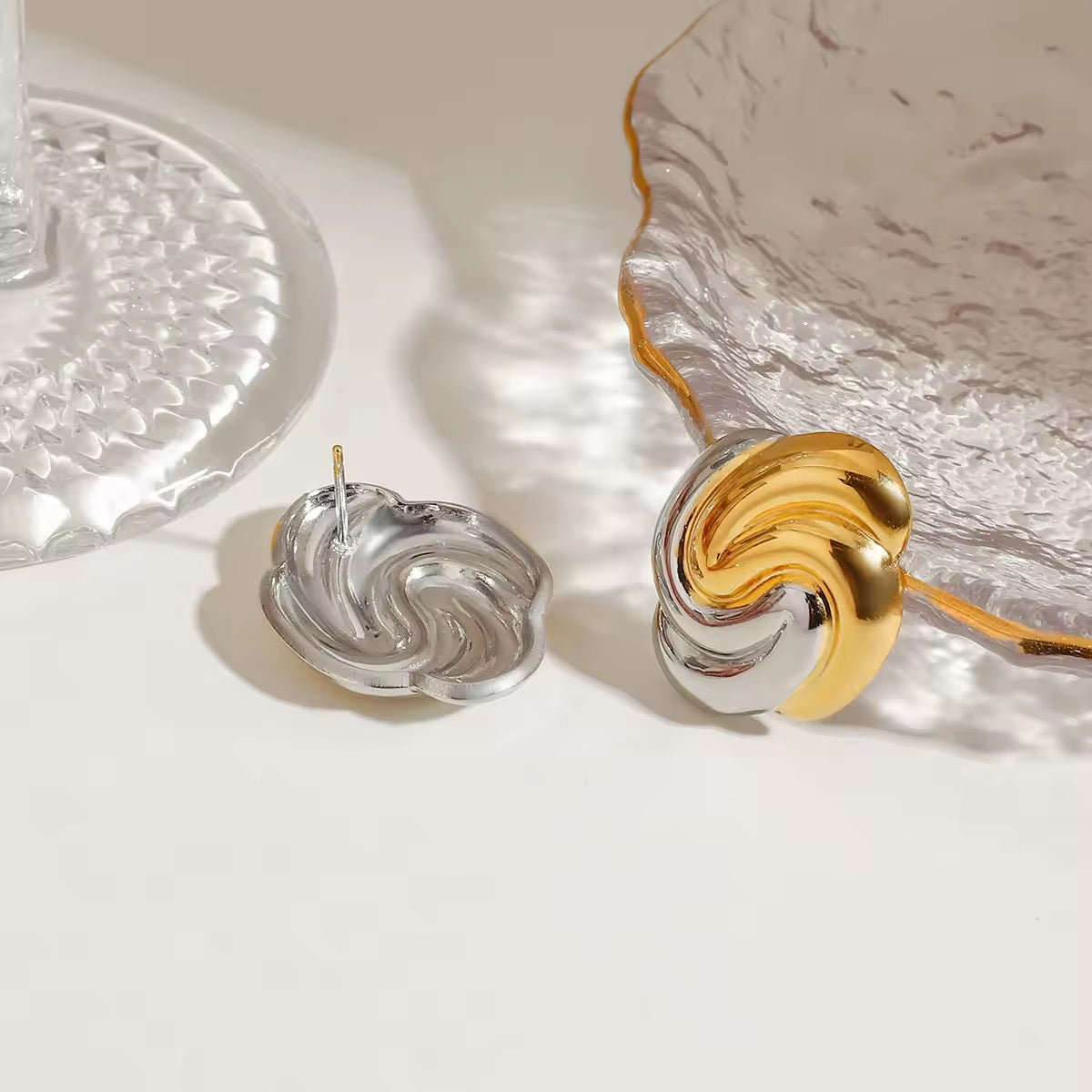 Aretes bicolor moño