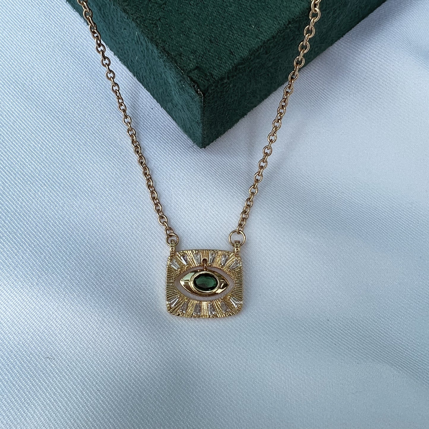 Collar ojo místico verde