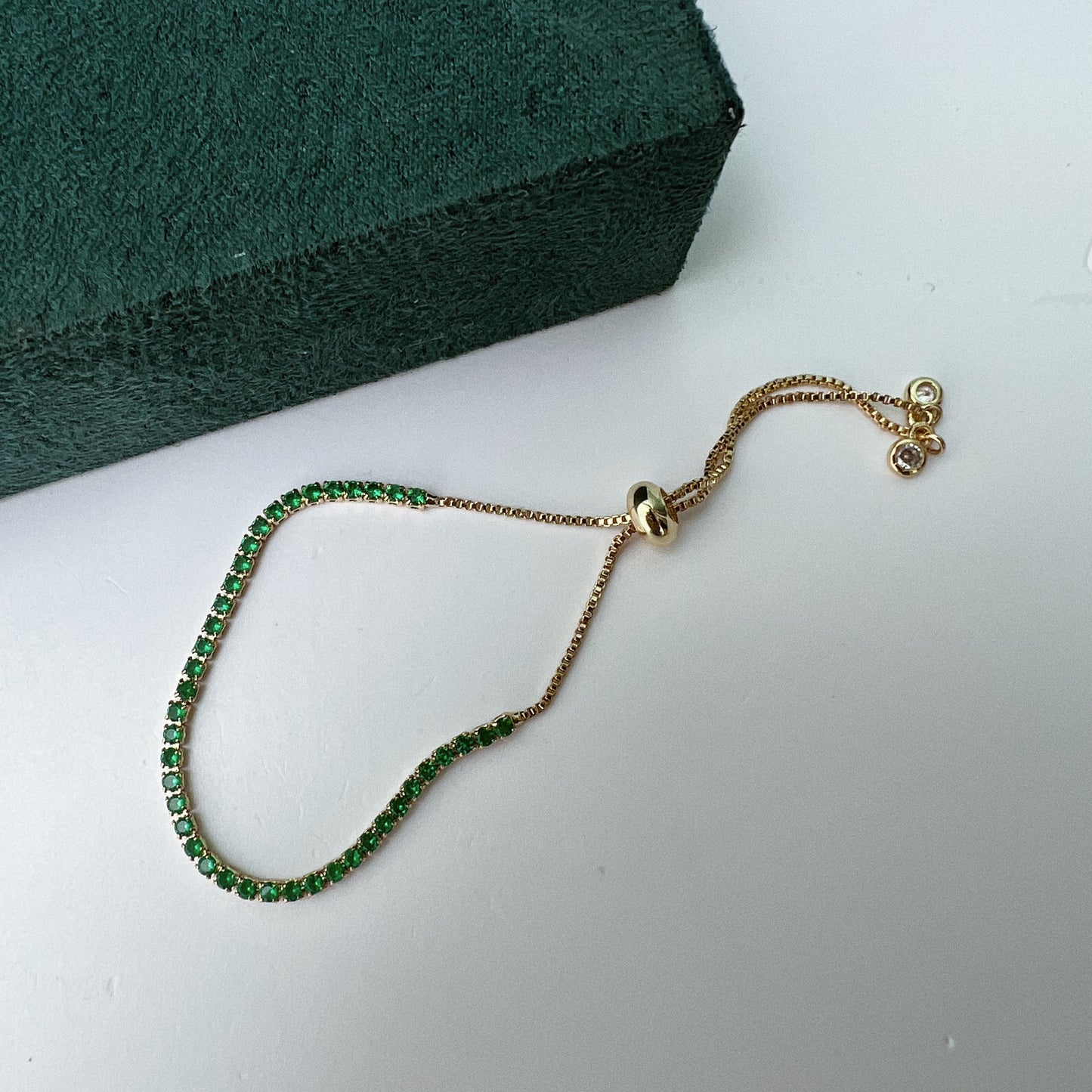 Pulsera circonia delgada