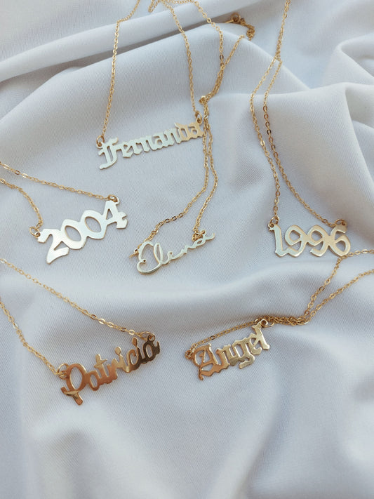 Collar Placa signo zodiacal o fecha