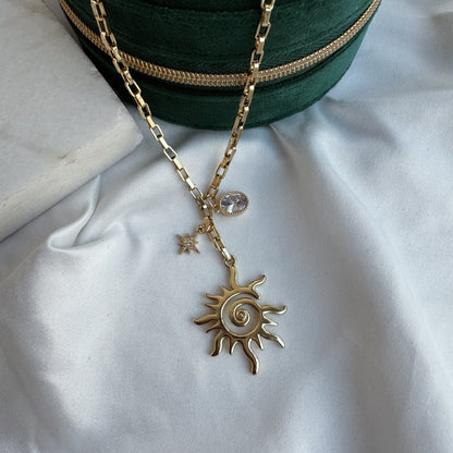 Collar sol destello dorado