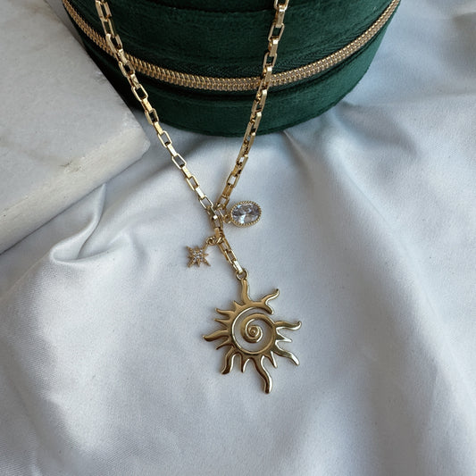 Collar sol destello dorado