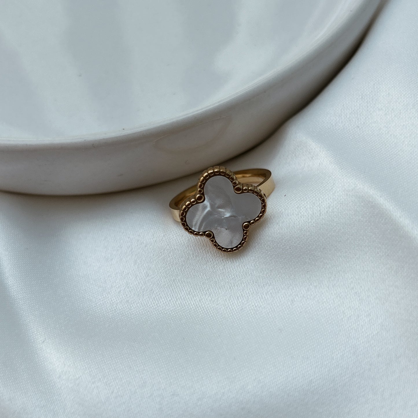 Anillo trebol