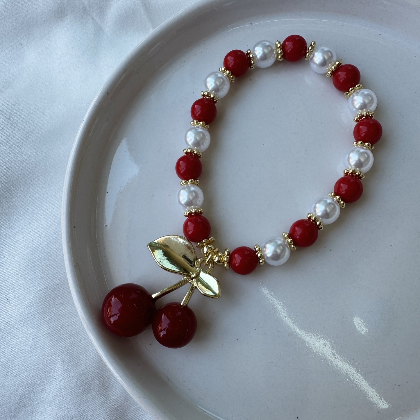Pulsera perlas y cereza