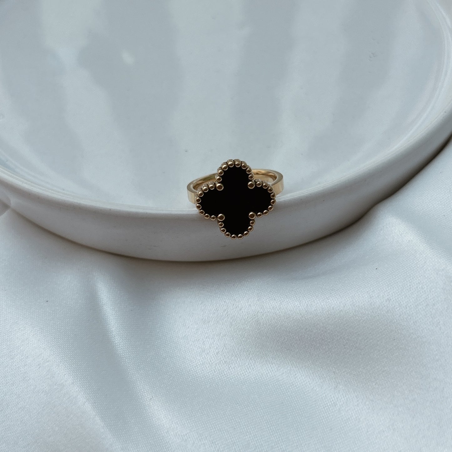 Anillo trebol