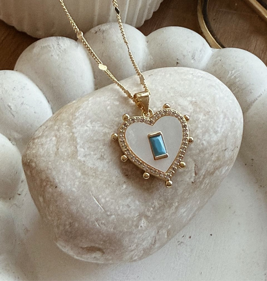 Collar corazón madre perla