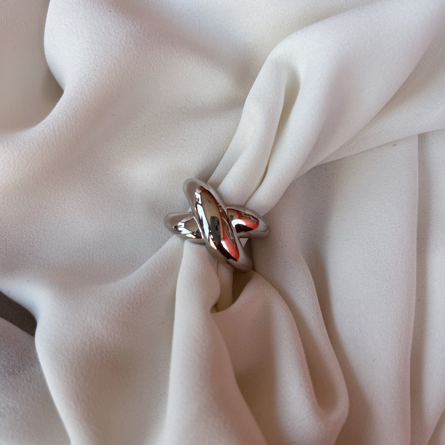 Anillo cruzado