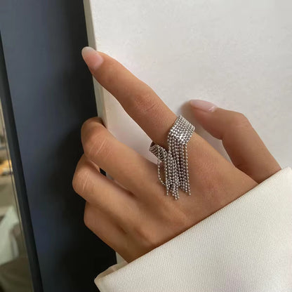 Anillo borla