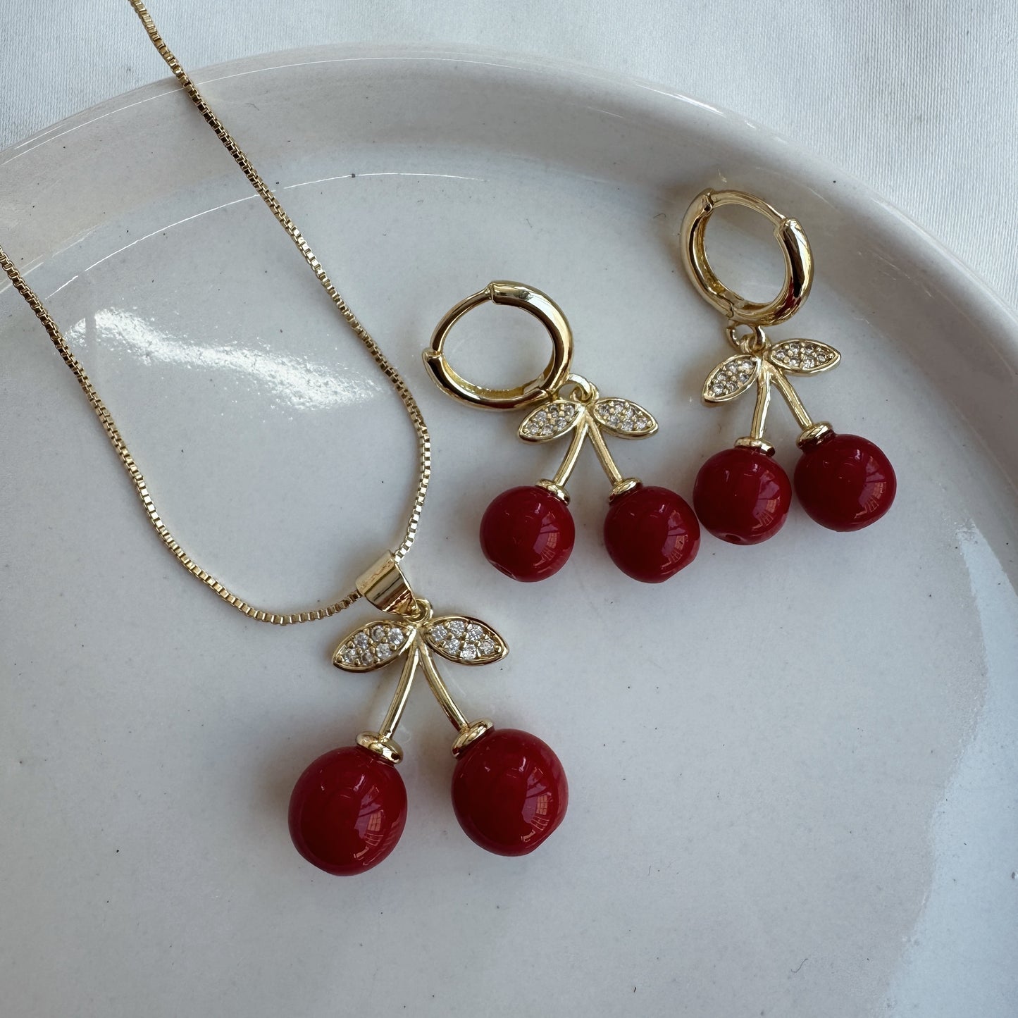 Conjunto de cereza circonia