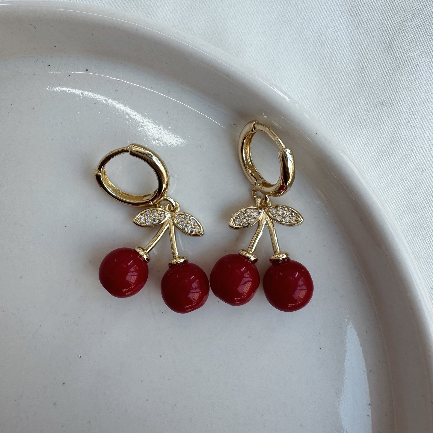 Conjunto de cereza circonia