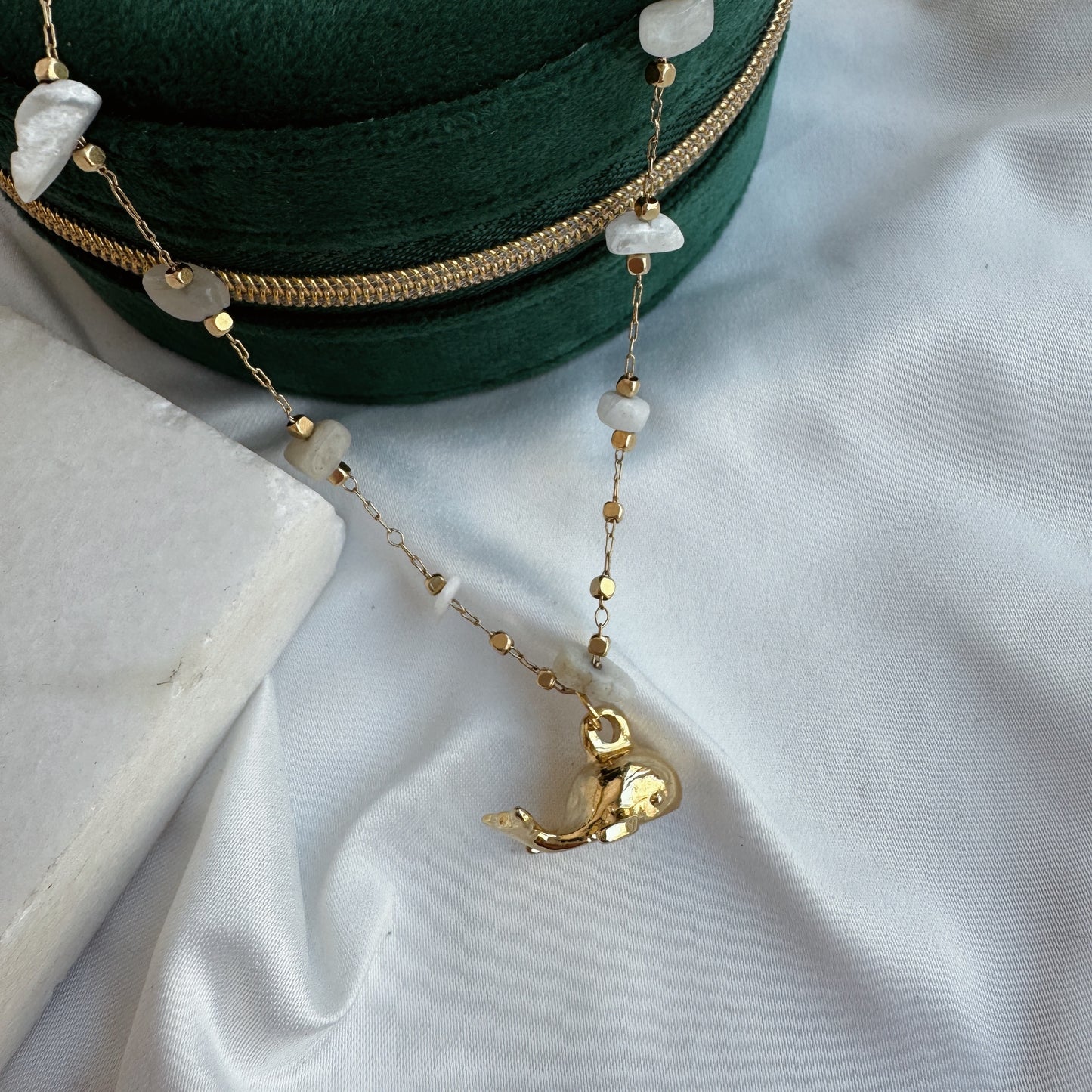 Collar tiburón