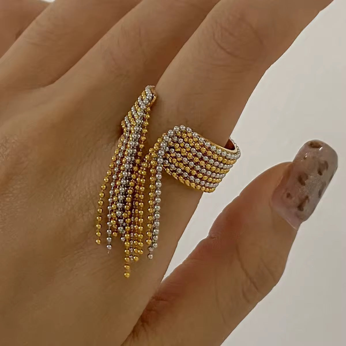 Anillo borla