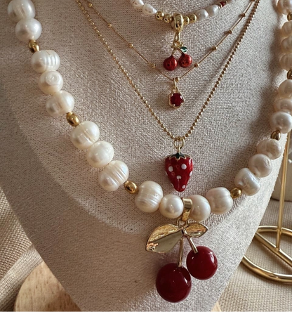 Collar perla y cereza grande