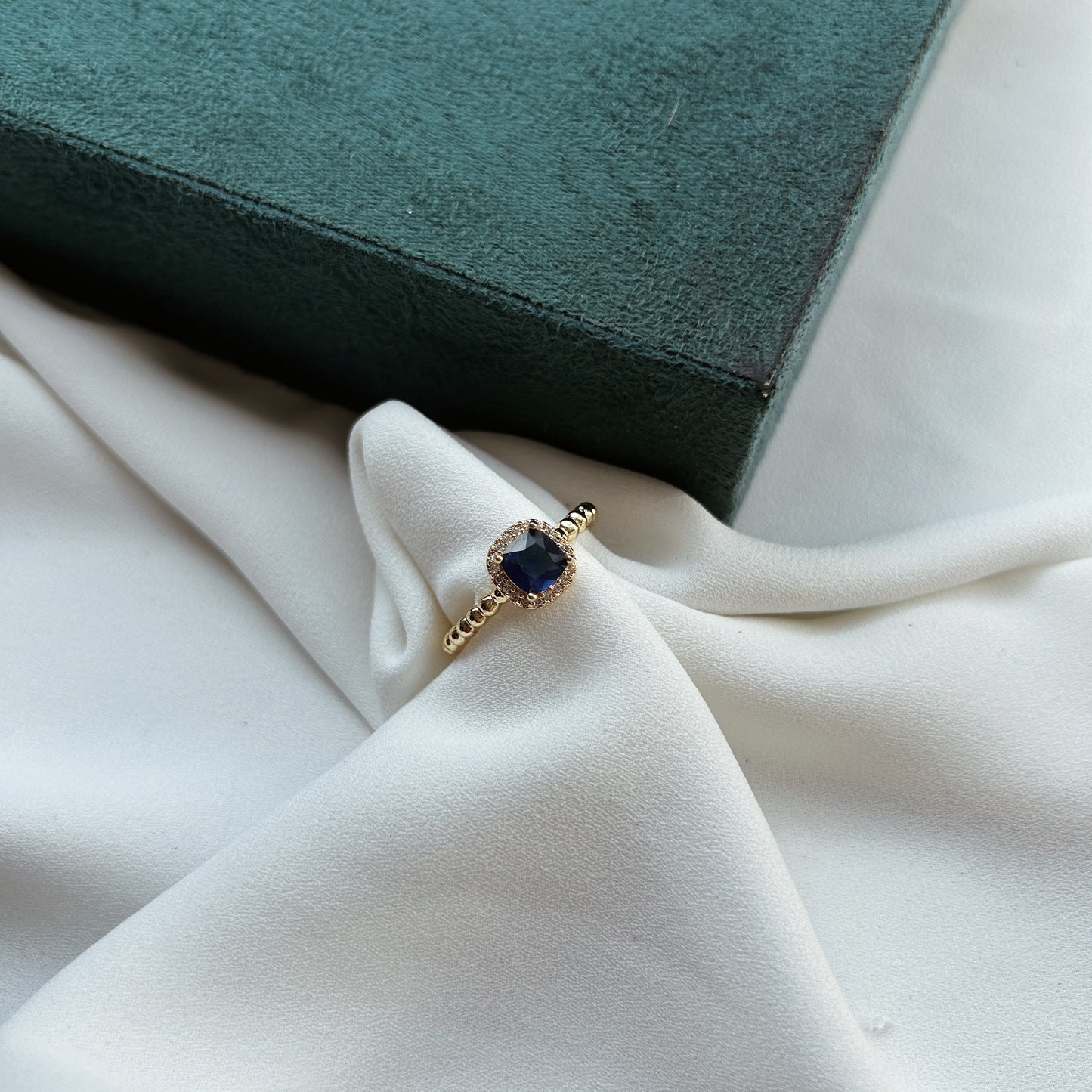 Anillo piedra preciosa