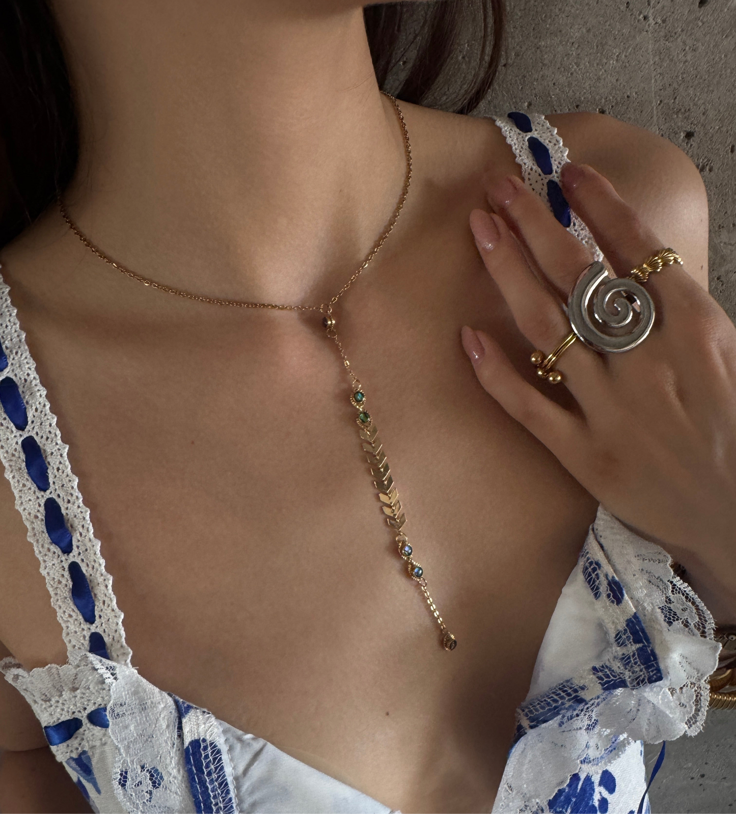 Collar abulon colgante
