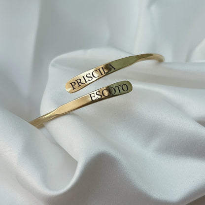 Brazalete delgado personalizado