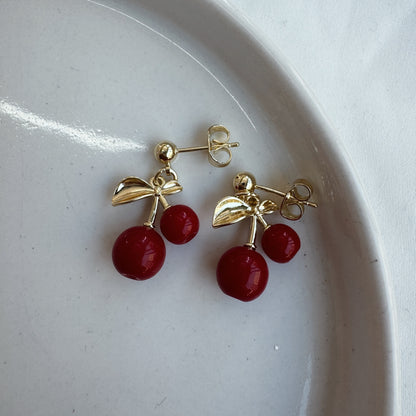 Conjunto cereza y bolitas