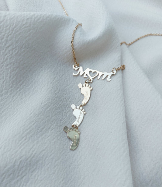Collar mom con huellitas