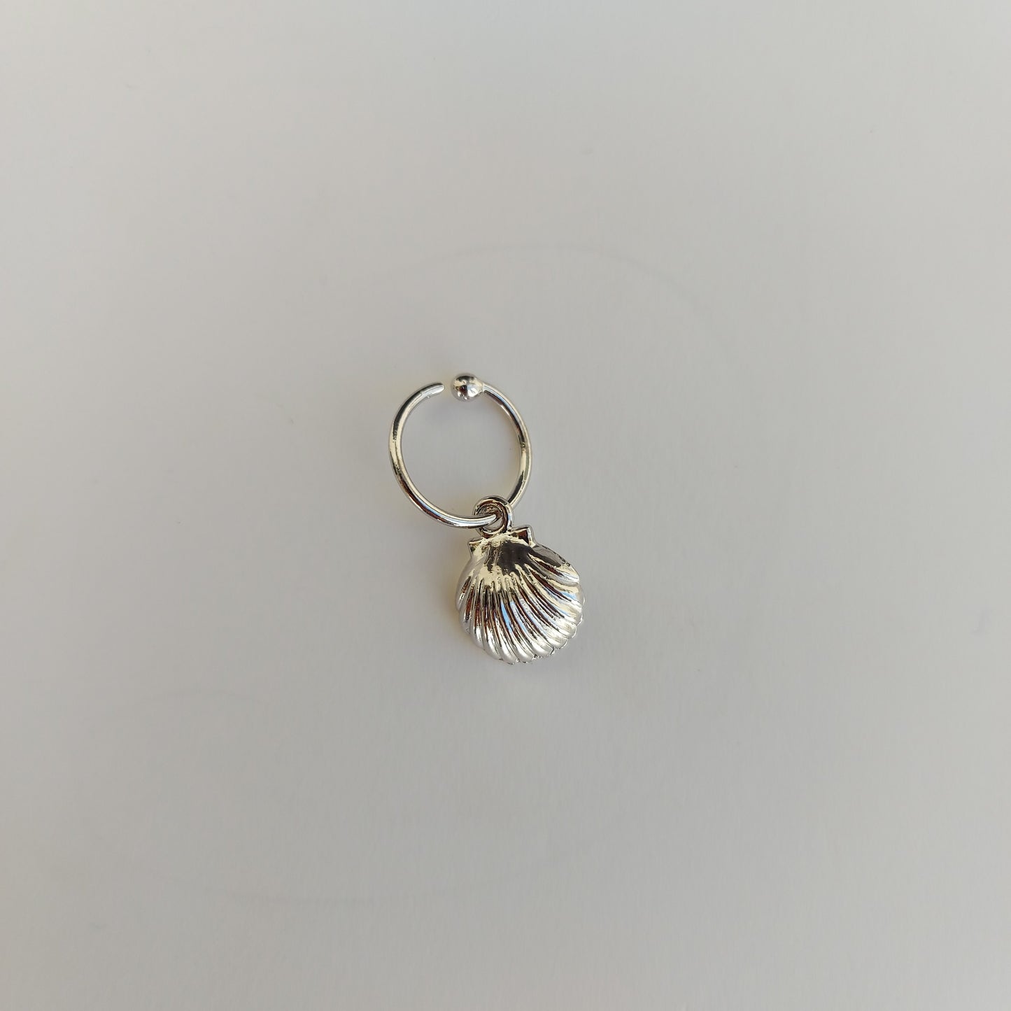 Piercing /huggie concha