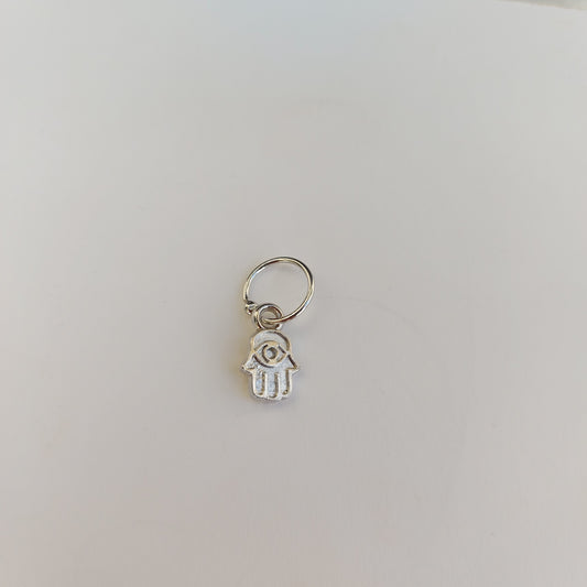 Piercing/huggie manita plateado