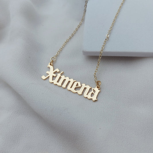 Collar nombre