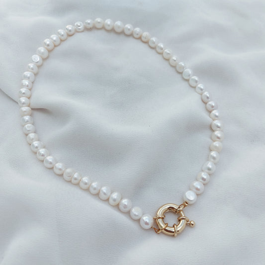 Chocker de perlas y broche