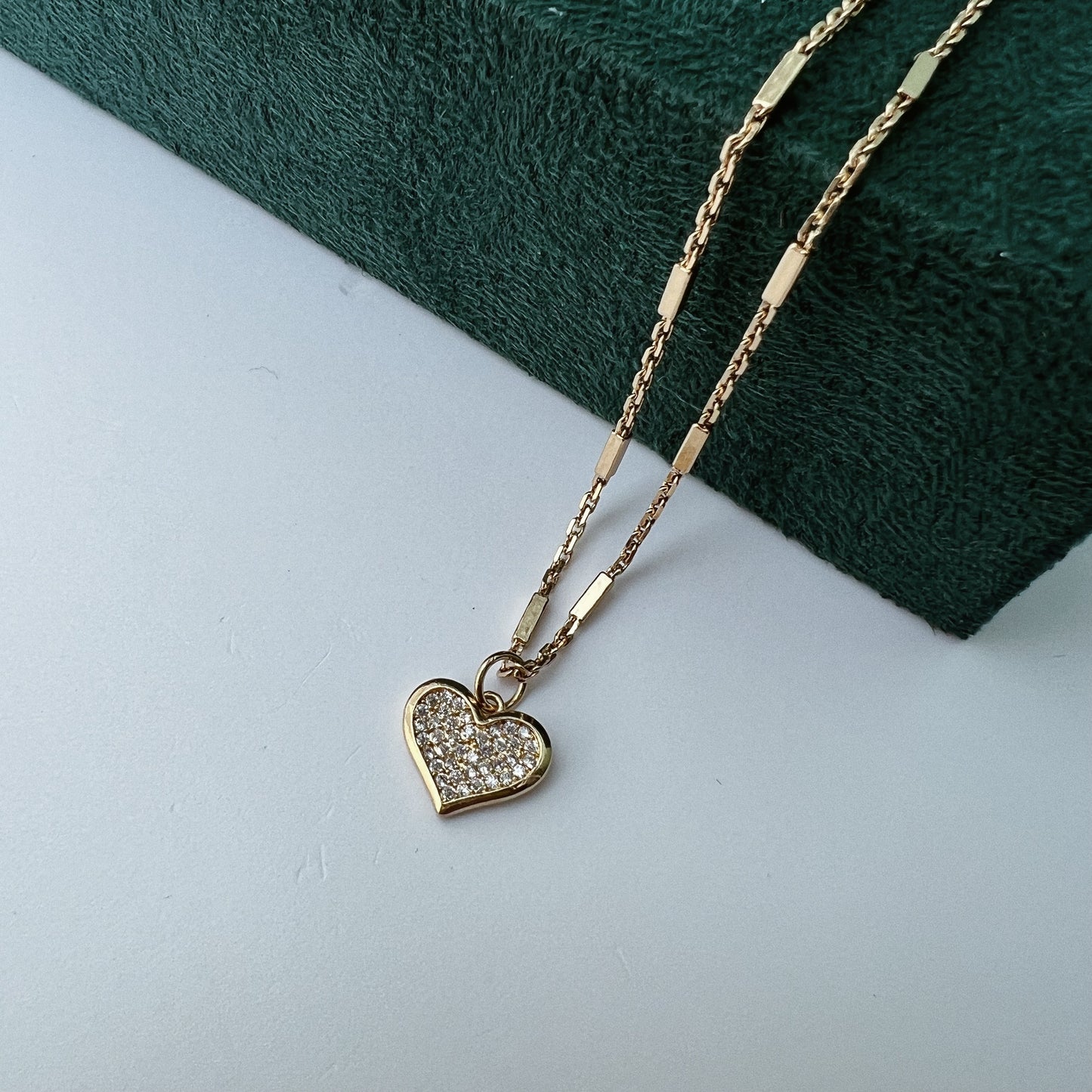 Cadena corazón circonitas